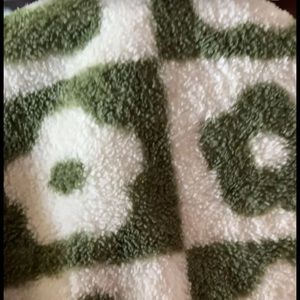 Green Flower Hand Towel